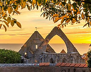 sunset over visby old town sweden 2560x1440