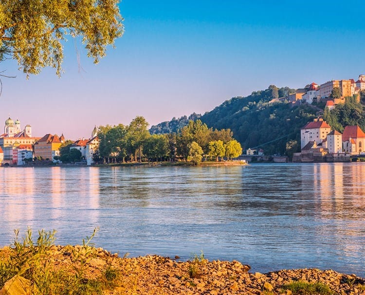 https://www.amawaterways.com/Assets/Desktop/Cruises/melodiesofthedanube_GERMANY_Passau_iStock_87609191_dailyprogram.jpg